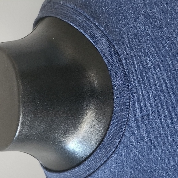 American Eagle navy blue short sleeve tee with multicolored graphics - Picture 3 of 12